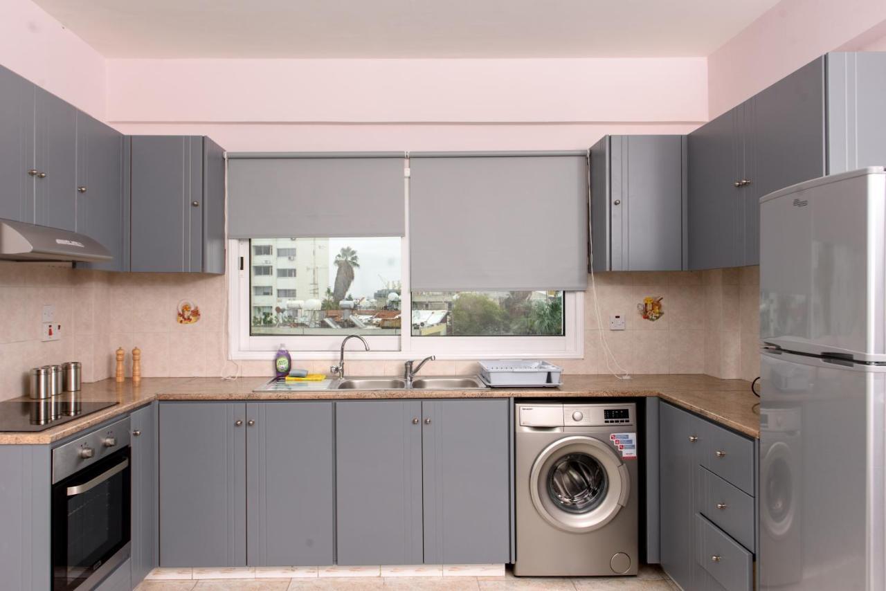 Callisto 3 Bedroom Apartment Larnaca Buitenkant foto