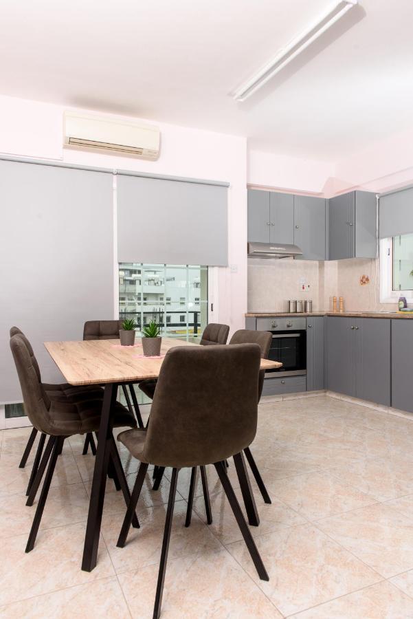 Callisto 3 Bedroom Apartment Larnaca Buitenkant foto